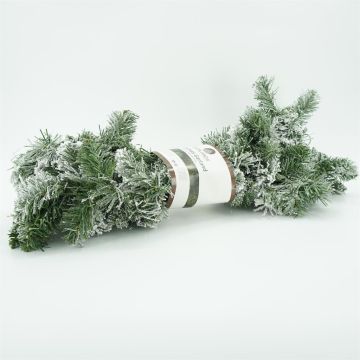 Dennenslinger sneeuw